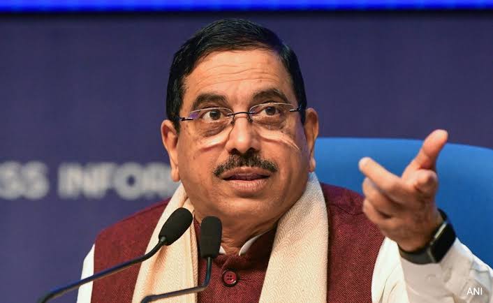 Union Cabinet Minister Pralhad Joshi addressing a press conference