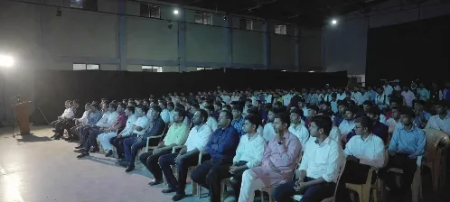Audience gathered at IIMUN Mumbai event listening to RSS Chief Mohan Bhagwat